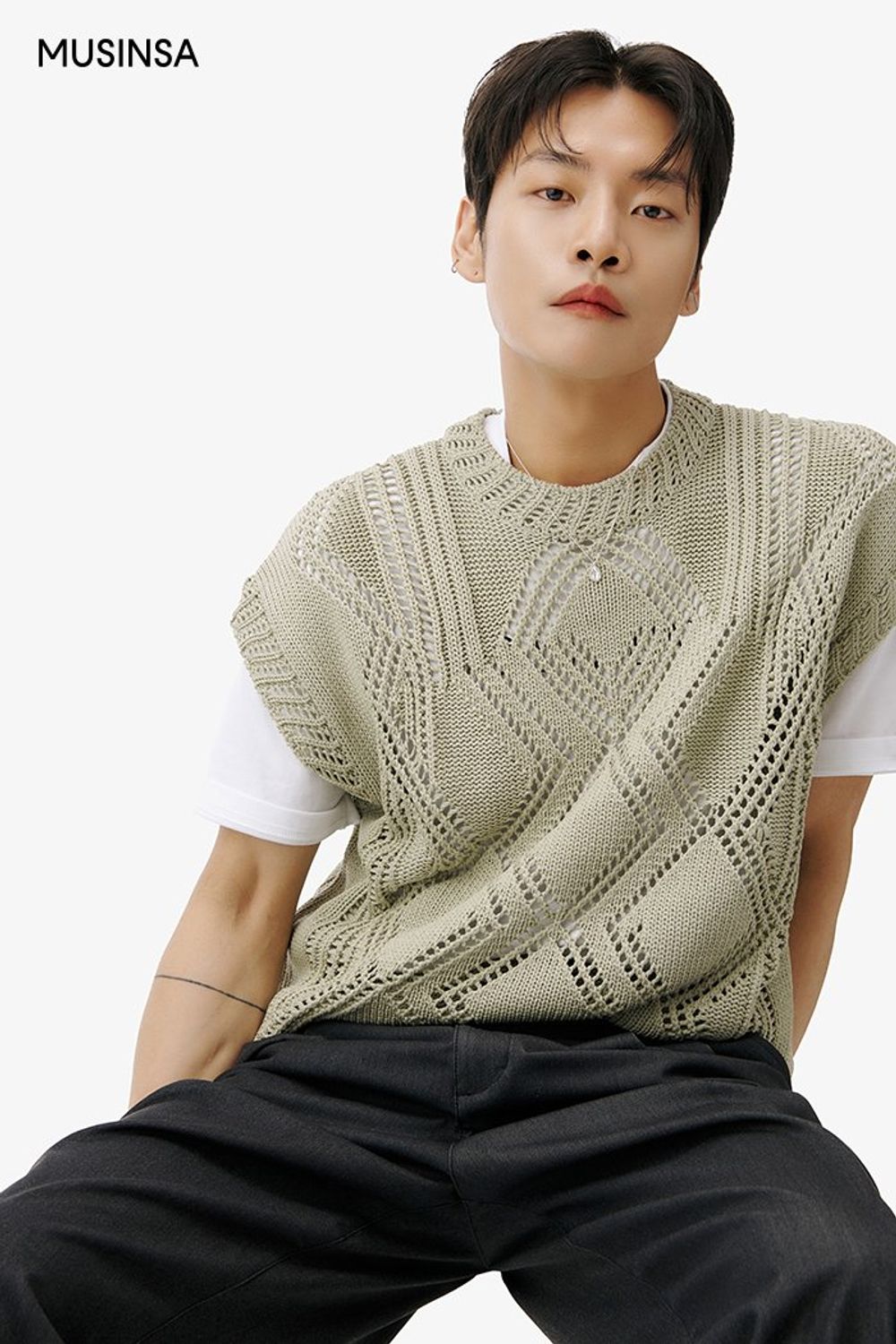 요즘 입기 좋은 니트 베스트와 와이드 슬랙스로 꾸민 댄디 코디 #와이드핏 #레이어드룩 #펀칭 #핀턱 #봄 #댄디 #니트베스트