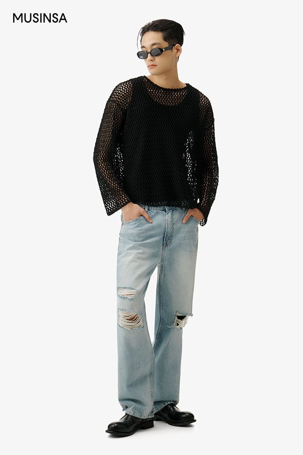 펀칭 디테일 니트에 데님 팬츠를 코디한 시크 룩 #찢청 #와이드핏 #메쉬 #워싱 #펀칭 #대미지 #봄 #시크 #에디터_이소영