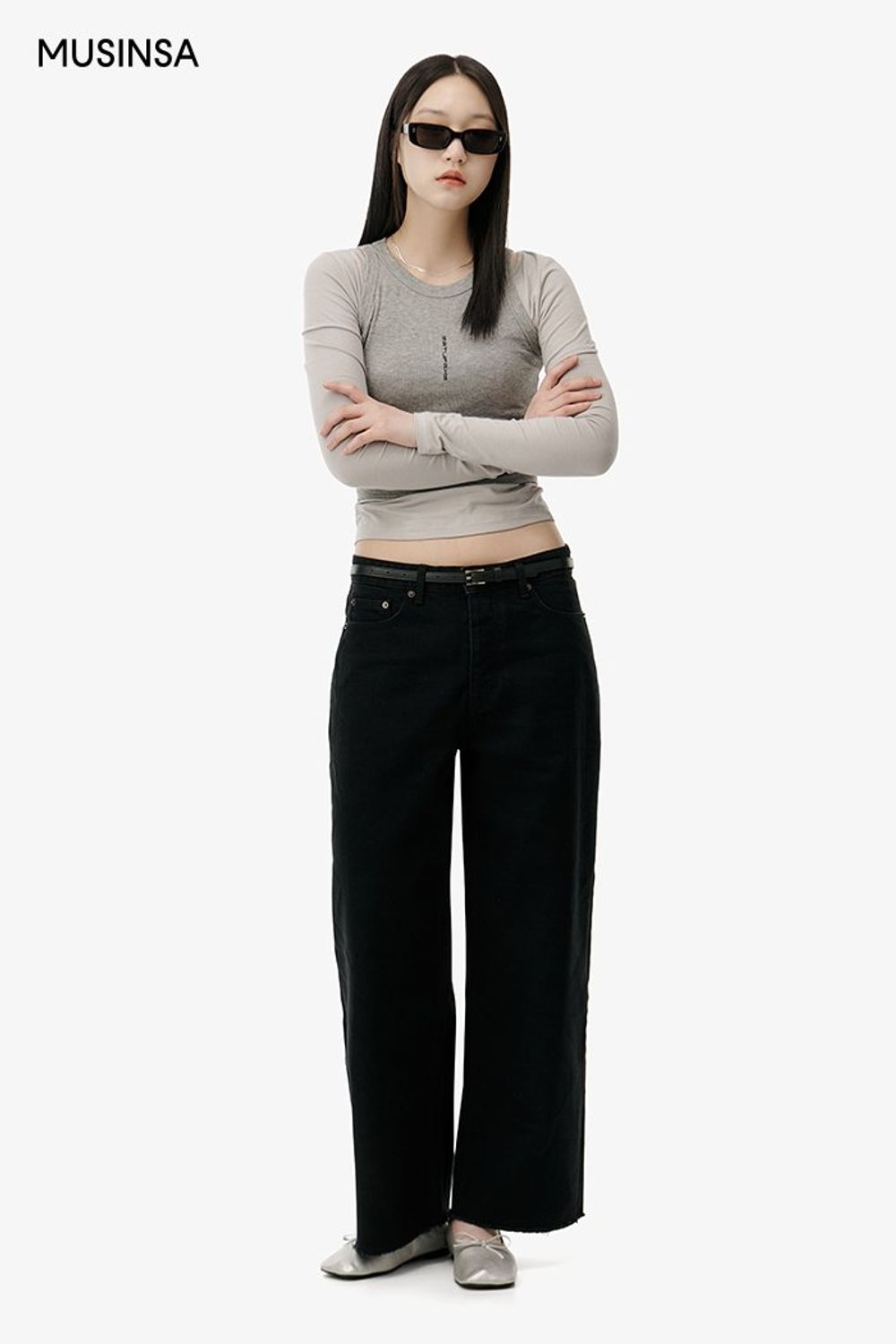 모노톤 아이템으로 완성한 시크 룩 #모노톤 #레이어드룩 #와이드핏 #봄 #시크 #에디터_최고은