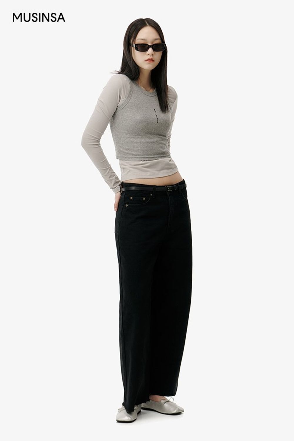 모노톤 아이템으로 완성한 시크 룩 #모노톤 #레이어드룩 #와이드핏 #봄 #시크 #에디터_최고은