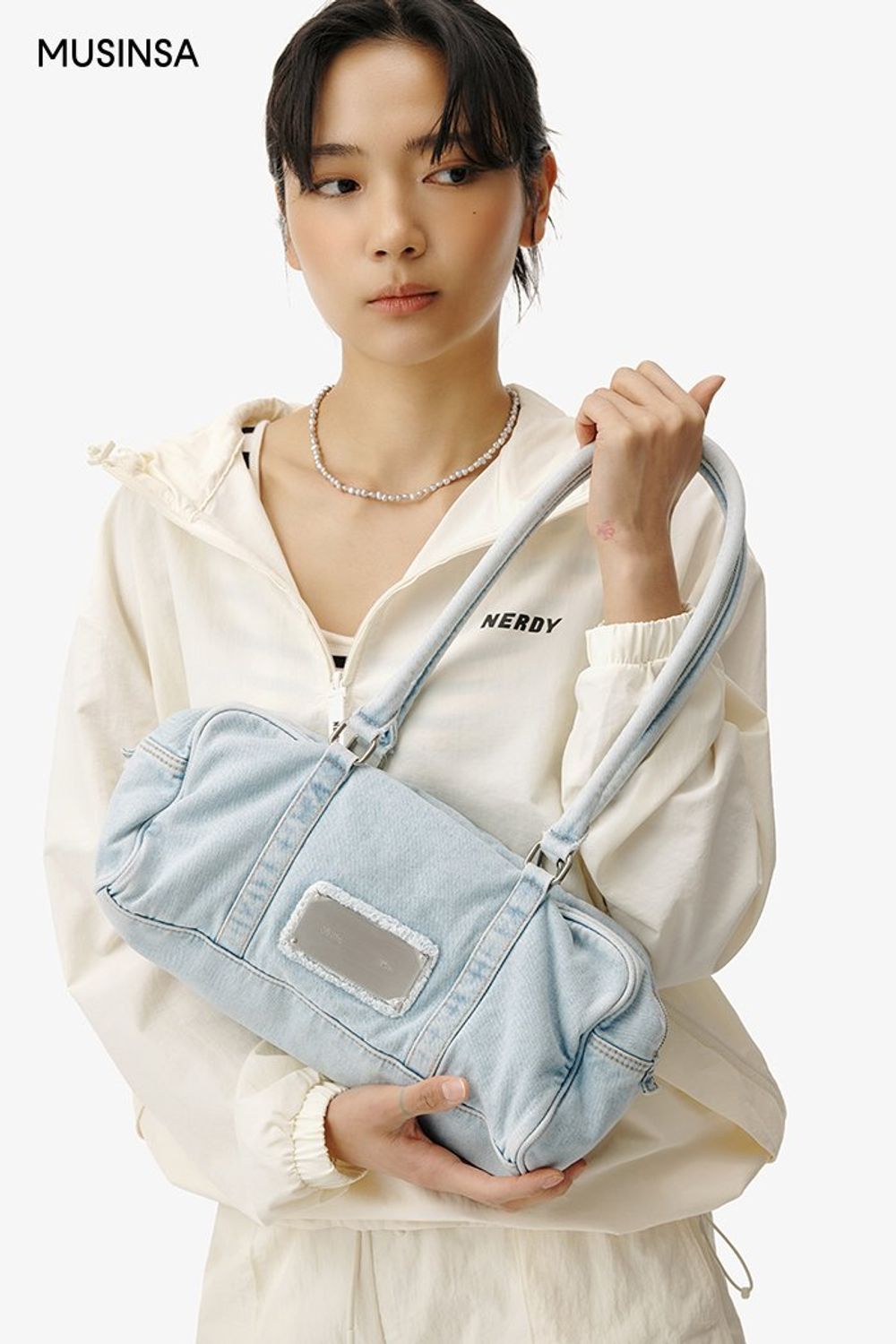 가볍게 입기 좋은 스포츠 룩 #편안한 #파스텔 #셋업코디 #러닝 #봄 #스포티 #스포츠 #에디터_이여름