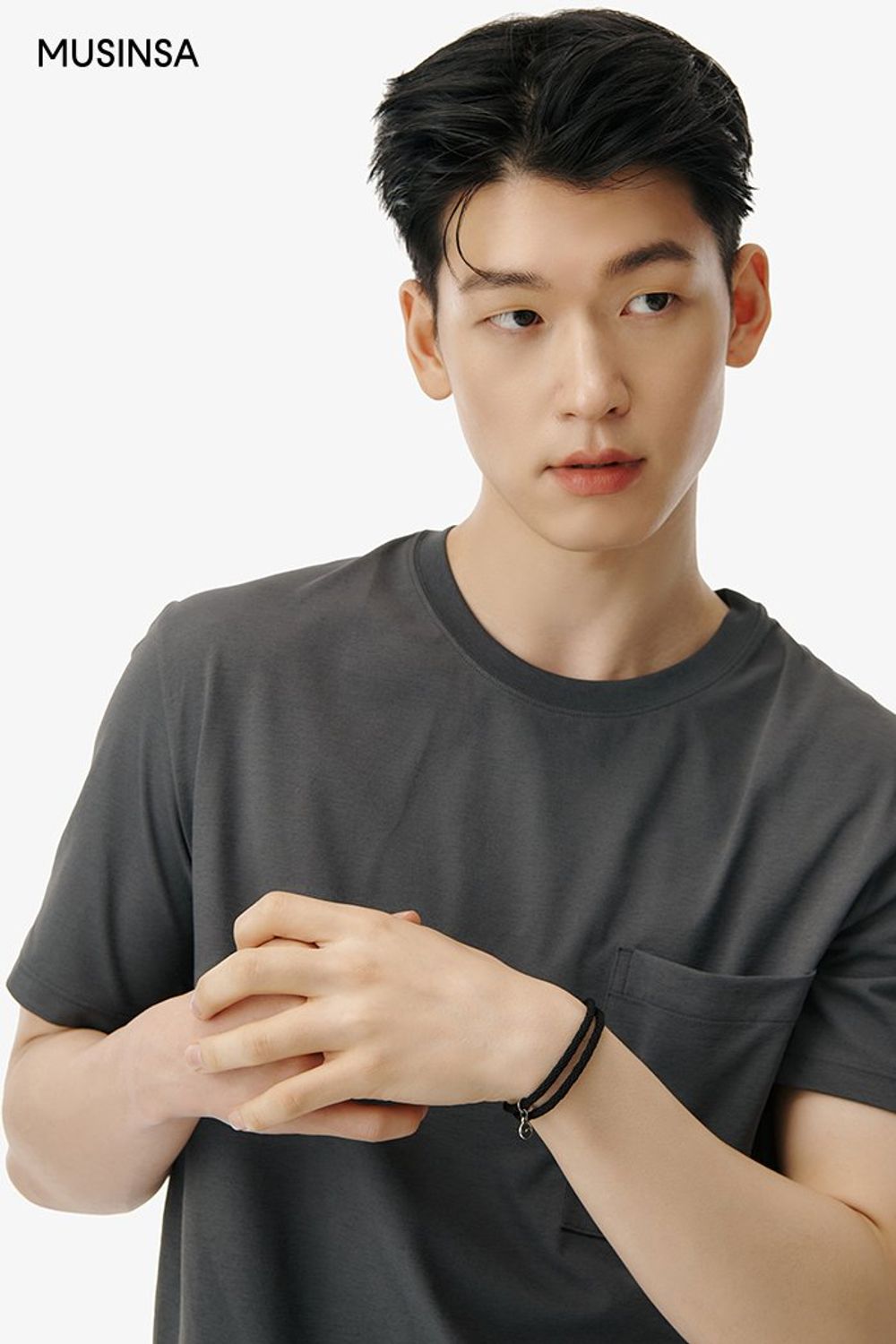 기능성 제품으로 연출한 스포츠 룩 #편안한 #모노톤 #스포티 #컬러블록 #러닝 #봄 #스포츠 #에디터_이여름