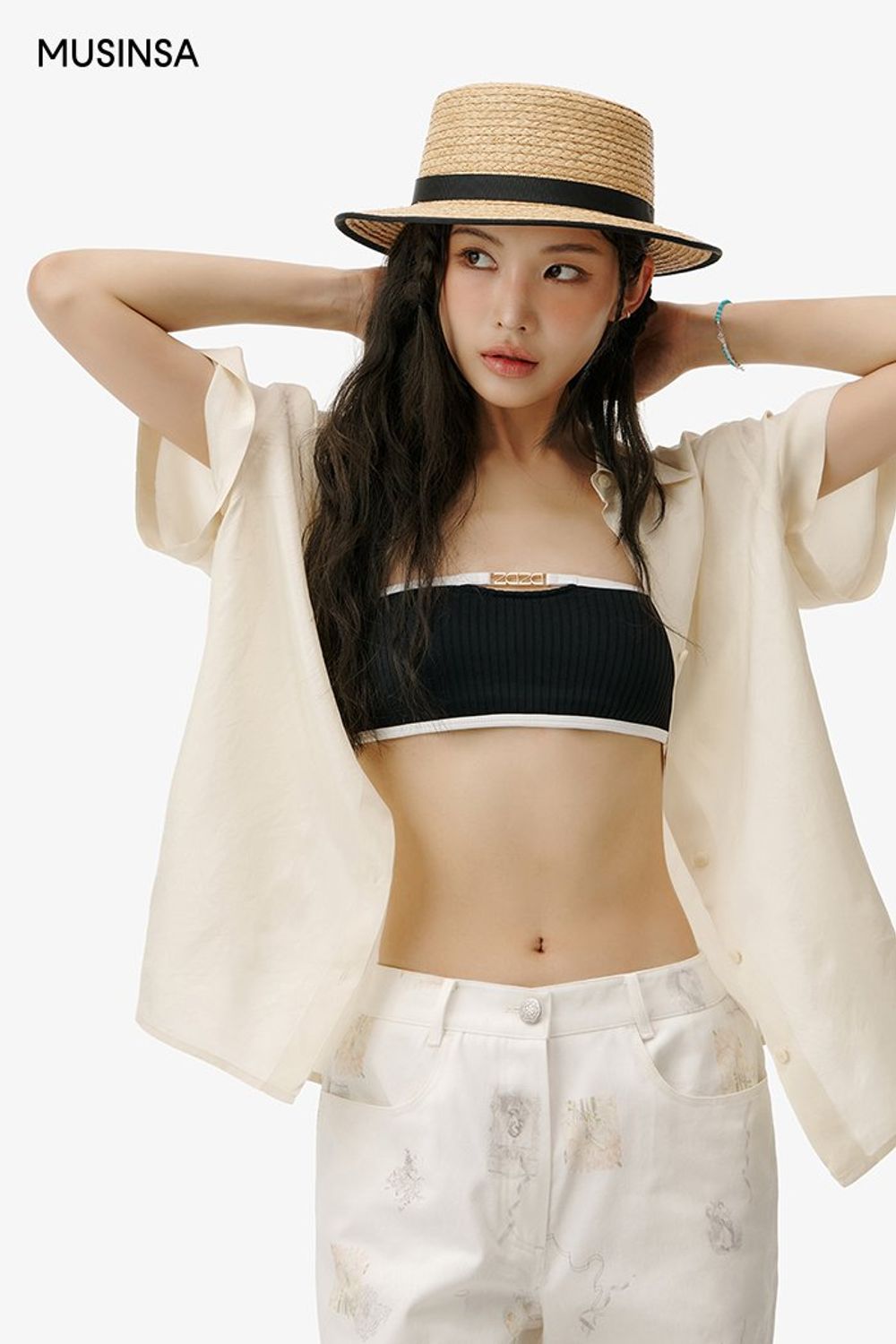 비키니 탑에 와이드 팬츠를 매치하고 셔츠로 마무리한 스타일링 #리조트룩 #여름 #로맨틱 #바캉스 #라피아햇 #여행룩 #라피아백 #에디터_권준희