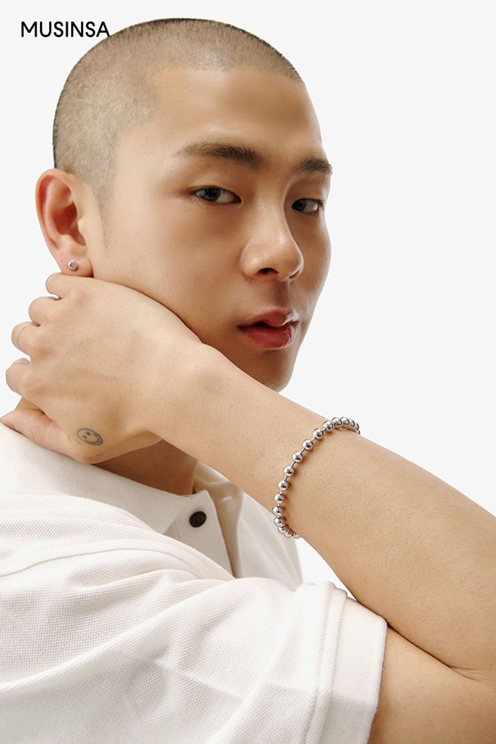 운동할 때 입기 좋은 스포츠 룩 #컬러포인트 #올화이트 #스포티 #컬러블록 #여름 #스포츠 #메시 #에디터_최고은