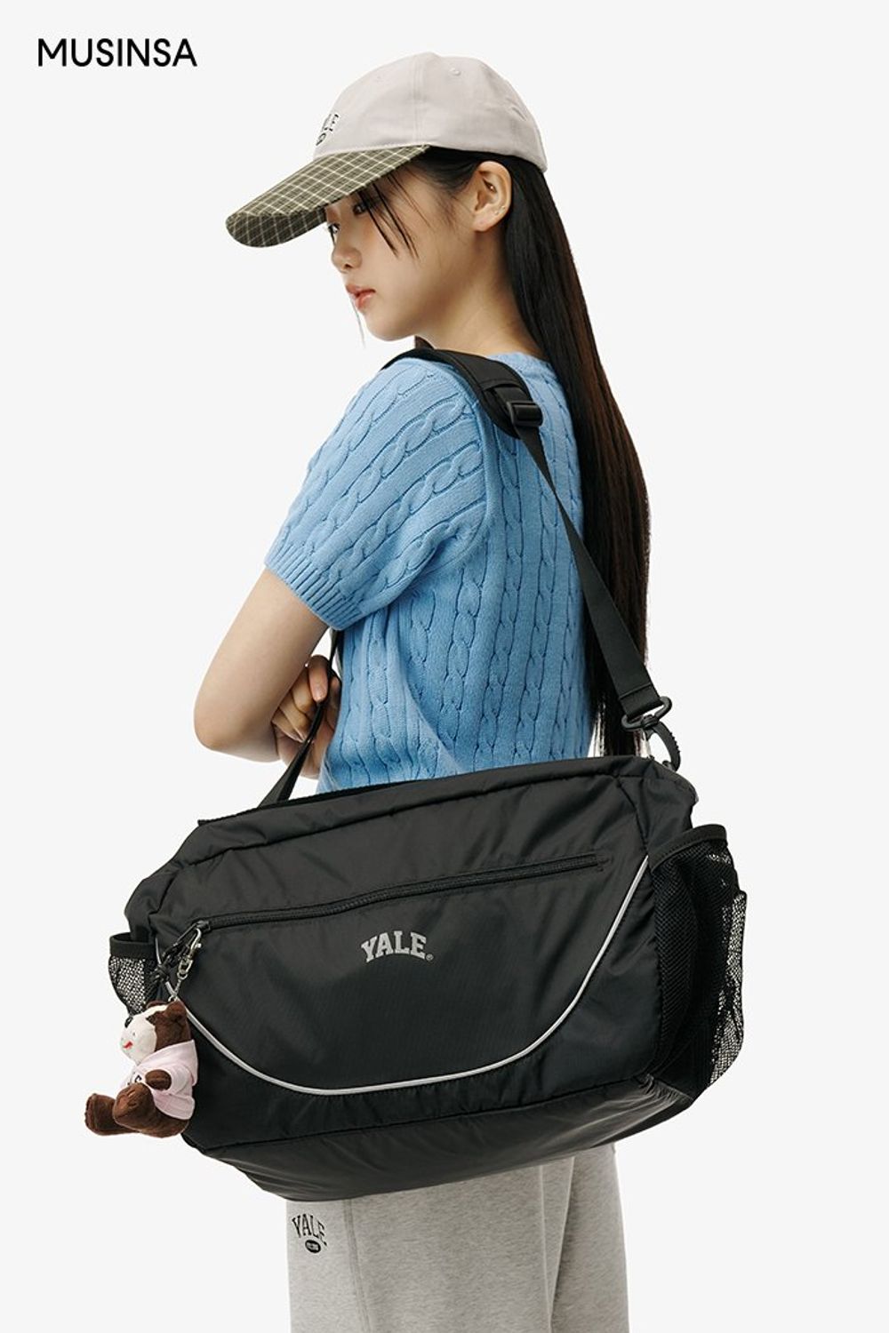 편안한 핏의 니트와 스웨트 팬츠로 완성한 캐주얼 룩 #편안한 #영캐주얼 #여름 #캐주얼 #키링 #에디터_이여름