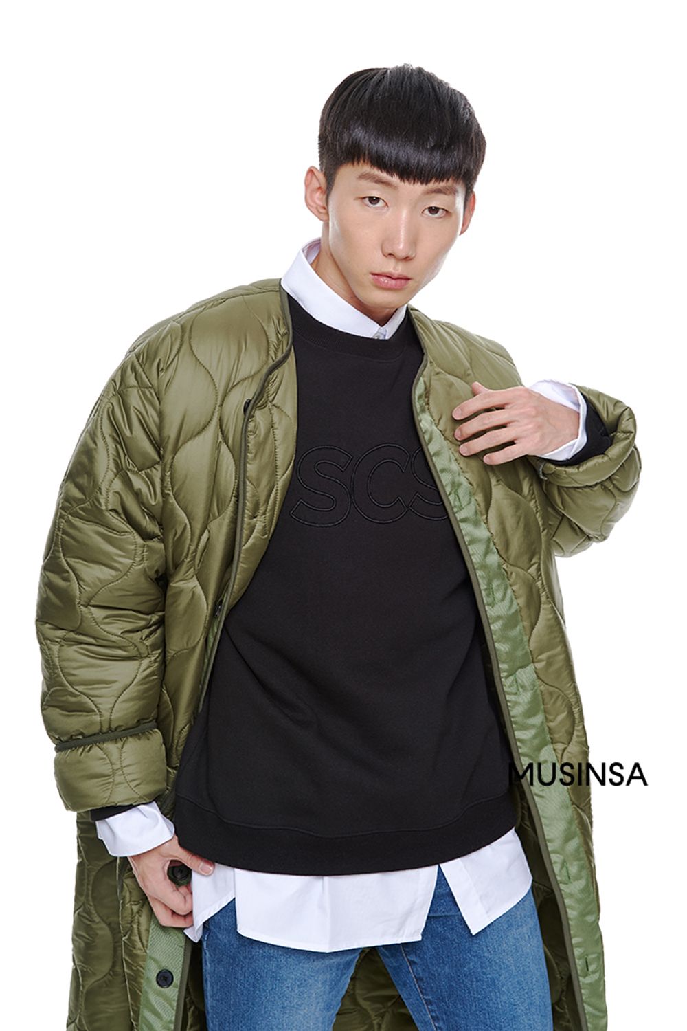 가벼운 롱패딩과 스웨트셔츠로 깔끔하게 완성한 아메리칸 캐주얼 룩 #가을 #캐주얼