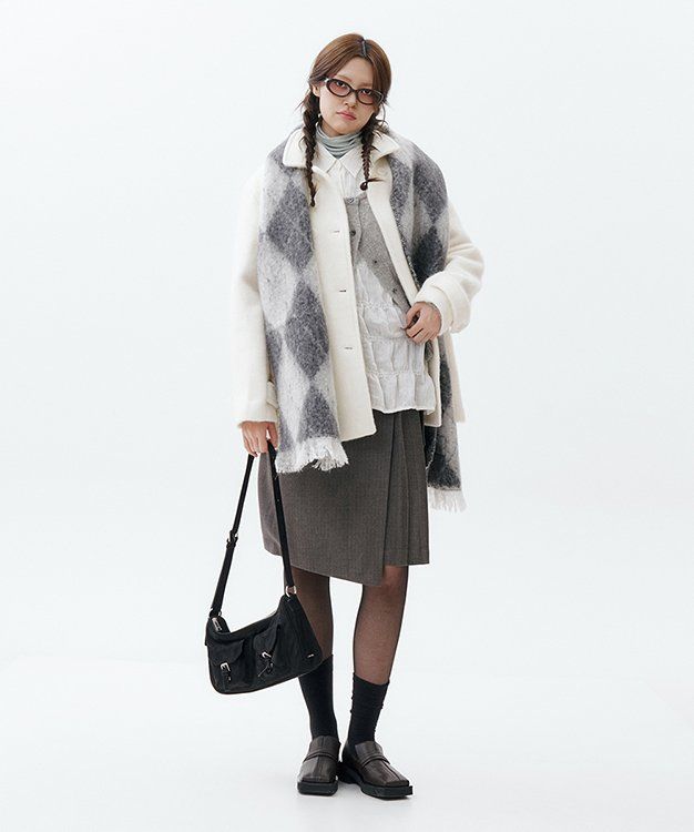 썸웨어버터(SOMEWHEREBUTTER) Hairy Wool Half Coat - Ivory