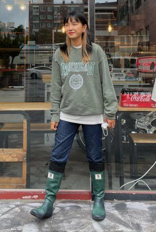MUSINSA | TRAVEL MICHIGAN WOLVERINE PIGMENT SWEATSHIRT BLACK