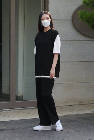 ニット・セーター *MUSINSA STANDARD* Textured crew neck knit vest black MMBWV3 MUSINSA | MUSINSA STANDARD TEXTURED CREWNECK KNIT VEST [BLACK]