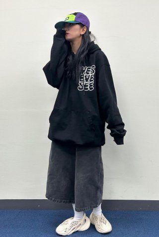 MUSINSA | YESEYESEE C-Logo Hoodie Black