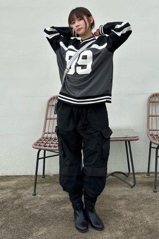 さらに100円引き◆WAI KEI◆Blockcore nylon V neck sweatshirt さらに100円引き◇WAI KEI◇Blockcore nylon V neck sweatshirt