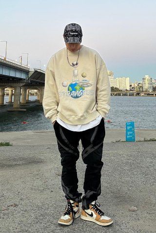 ★HOODHOOD★ Alien Universe Artwork Overfit Sweatshirt Deep MUSINSA | HOODHOOD Alien Universe Artwork Overfit Sweatshirt