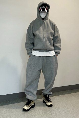 MUSINSA | ATTENTIONROW Edition2. Angle cut training jogger