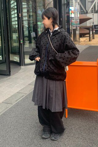 오헤시오(OHESHIO) dot frill hooded windbreaker jumper (black