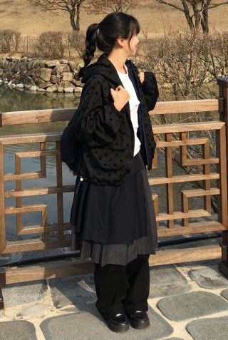 오헤시오(OHESHIO) dot frill hooded windbreaker jumper (black