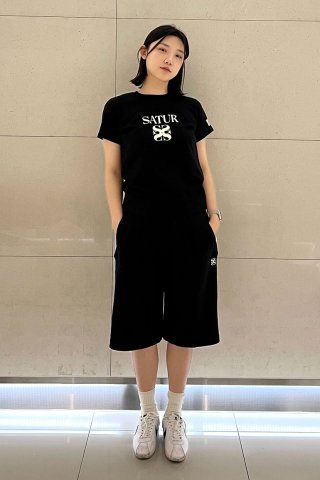 MUSINSA公式 | SATUR Classic Logo Short Sleeve T-Shirt