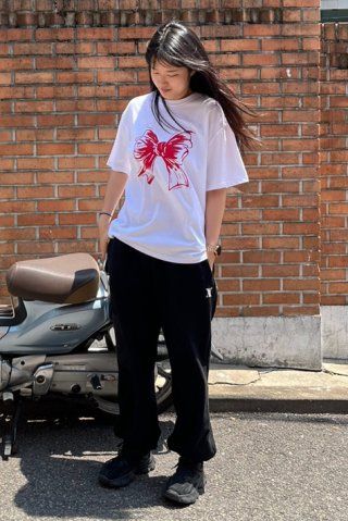 MUSINSA公式 | ITZAVIBE RIBBON LOGO T SHIRT - WHITE