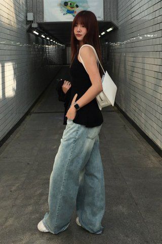 MUSINSA | AMES-WORLDWIDE SQUARE SHOULDER BAG IVORY (AM2ESUAB41A)