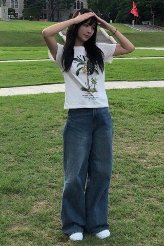 MUSINSA | SATUR Banana Tree Graphic Short-sleeved T-shirt