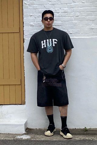MUSINSA公式 | HUF HUF x REDDY PINNACLE TEE [BLACK]
