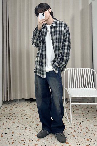 MUSINSA | DRAW FIT Evan Ombre Check Shirt [NAVY]