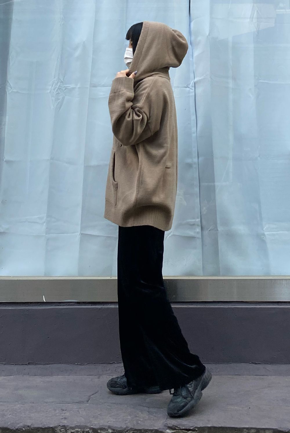 BLONDNINE 이다은 디자이너님이 KNIT HOOD ZIP-UP_MOCHA 를 착용해주셨습니다.