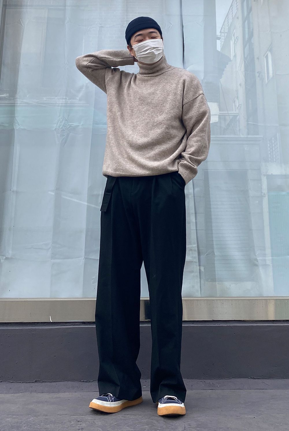 BLONDNINE 김민수 모델님이 MELANGE TURTLE NECK SWEATER_MOCHA 를 착용해주셨습니다.