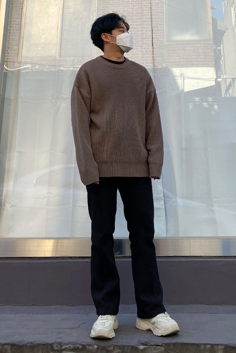 BLONDNINE 곽지우 MD님이 CREW NECK RIB KNIT SWEATER_BROWN / M SIZE 를 착용해주셨습니다.