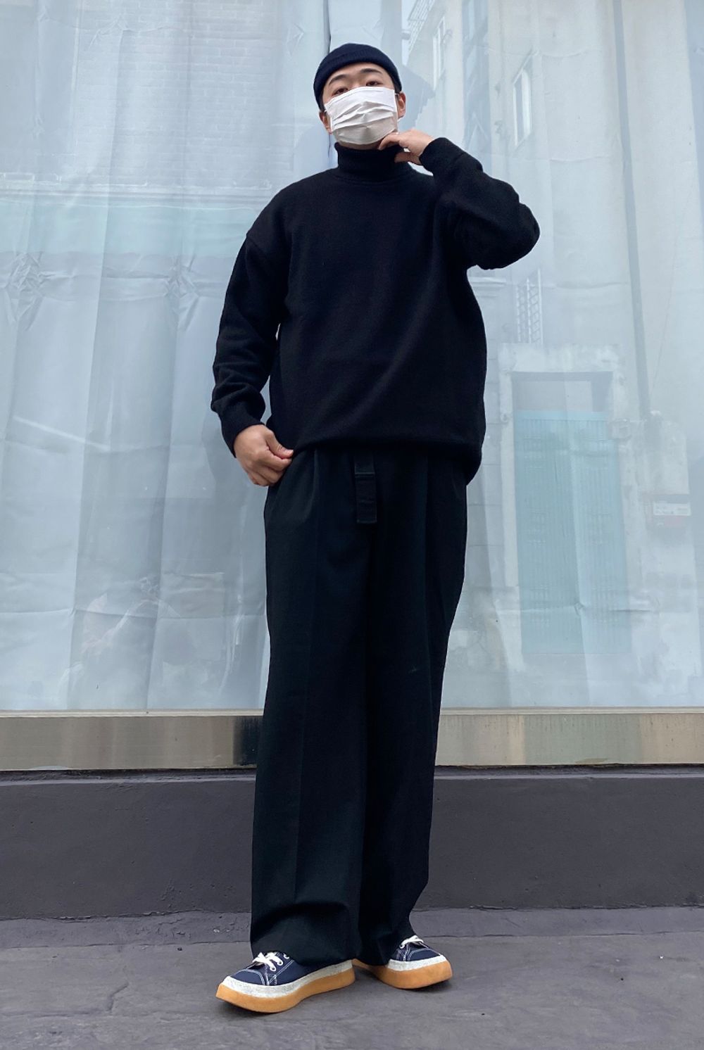BLONDNINE 김민수 모델님이 MELANGE TURTLE NECK SWEATER_BLACK / XL SIZE 를 착용해주셨습니다.
