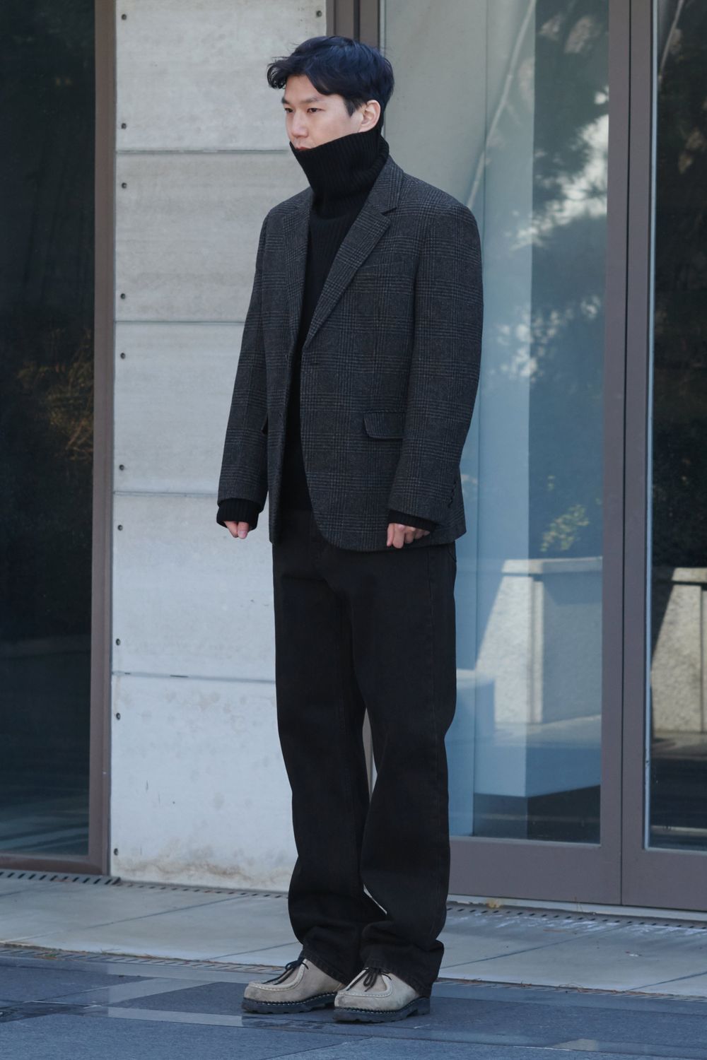안녕하세요 무신사 스탠다드 입니다. [무신사 스탠다드] 글렌 체크 울 블레이저 [그레이] - XL size, [무신사 스탠다드] 램스울 리브드 터틀 넥 니트 [블랙] - L size, [무신사 스탠다드] 레귤러 핏 데님 팬츠
