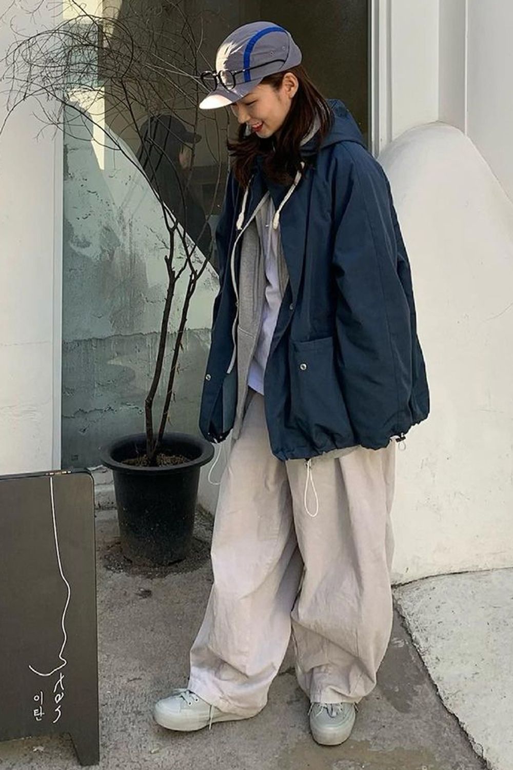 안녕하세요. 커버낫 지현 입니다. SHOES : 모노 민트 (240) 착용하였습니다.