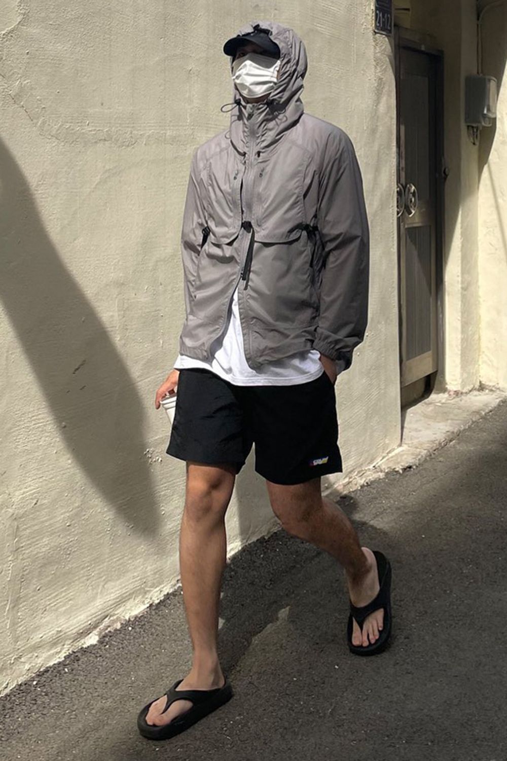 안녕하세요. 커버낫 봉근 입니다. SHOES : 튜보 조리 블랙 (L) 착용하였습니다.