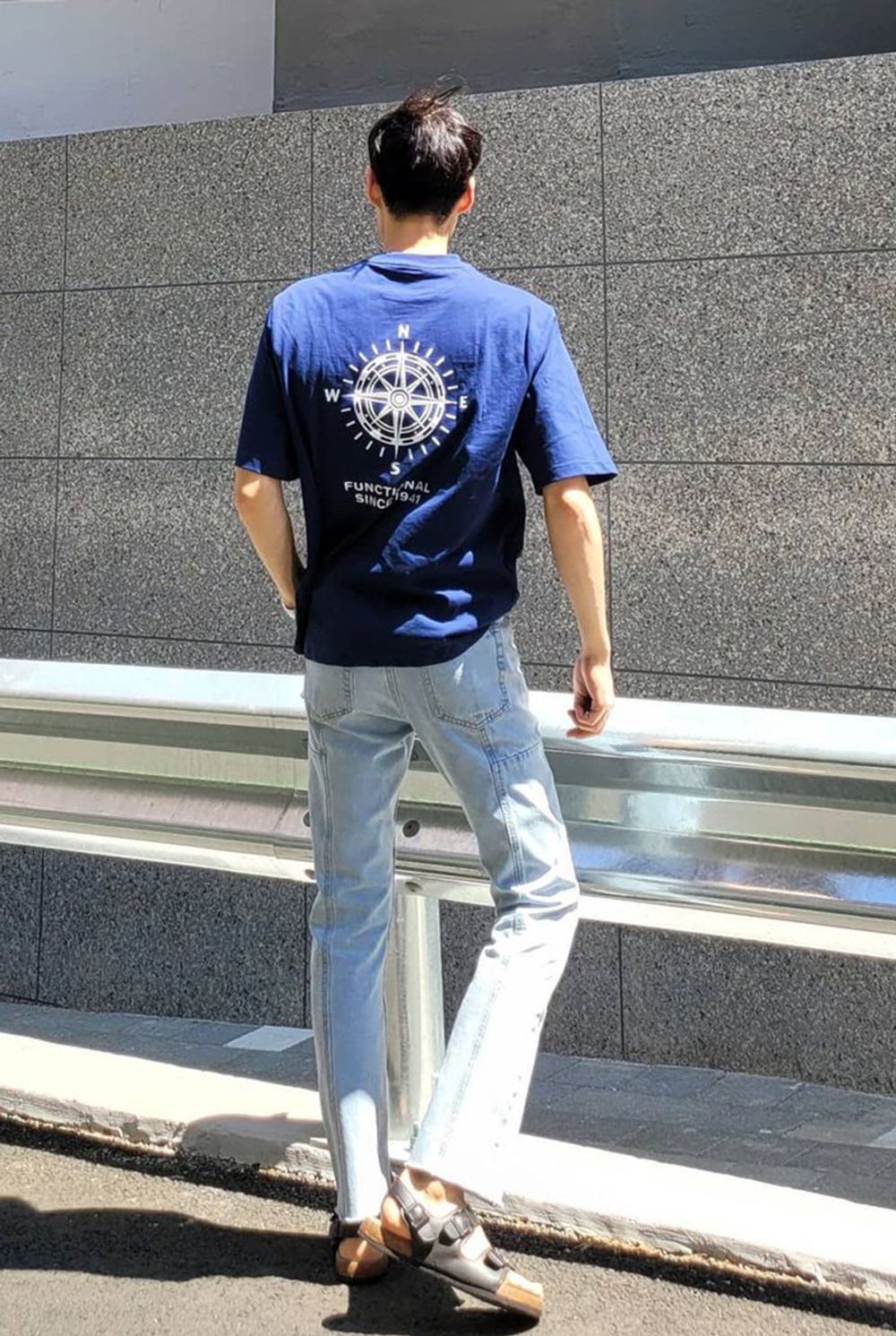 Compass T-shirt (JM5TSU171NA) L 사이즈를 착용하였습니다.