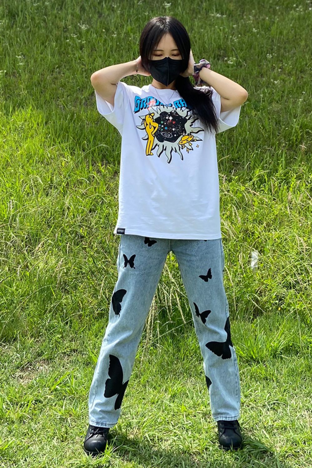 안녕하세요, 그루브라임 입니다 ! SPACE HOLE T-SHIRTS(WHITE) [LRPMCTA424MWHA] [S]사이즈 착용하였습니다. 감사합니다 :)