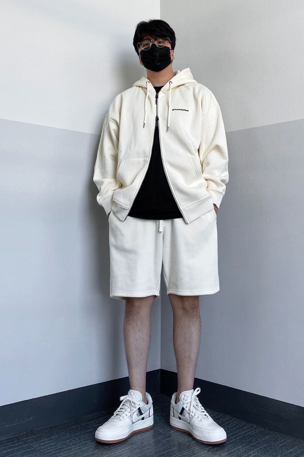 안녕하세요, 그루브라임 입니다 ! BASIC LOGO EMB HOOD ZIP-UP (IVORY) [LRPWCTZ341MIVA] [XL] 사이즈와 TERRY HALF PANTS (IVORY) [LRPMCPH703MIVA] [X