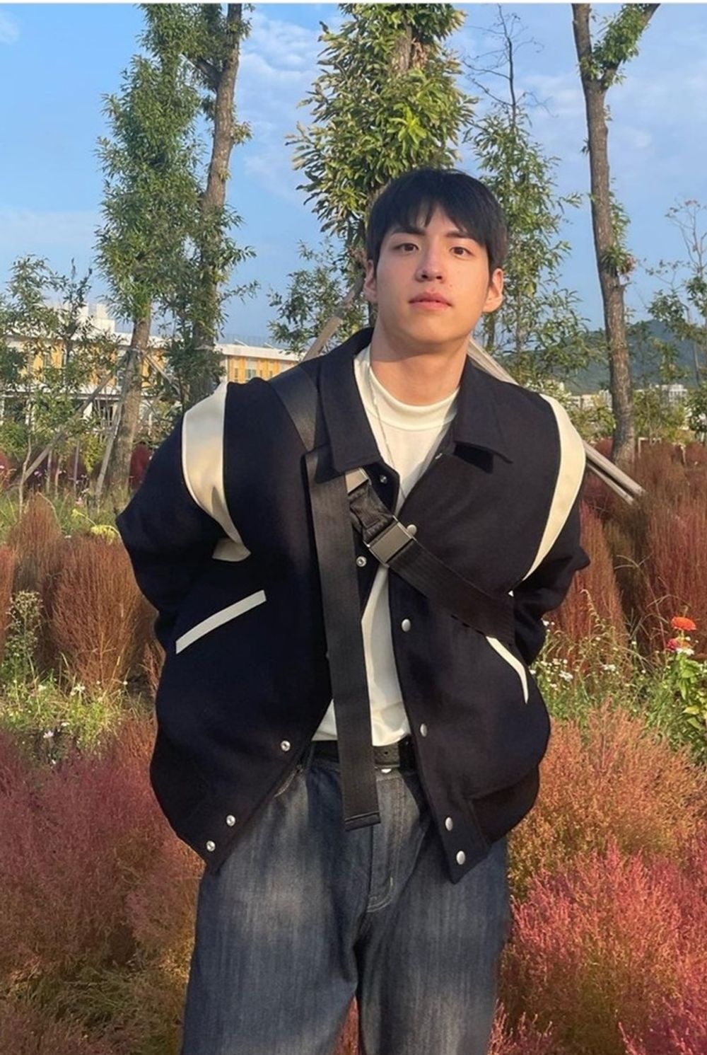 윤재훈 서포터님이 집시의 <시티바시티자켓 -네이비 XL -> 착용하였습니다. 캐주얼하면서도 스타일리쉬하게 연출하실 수 있습니다 :)