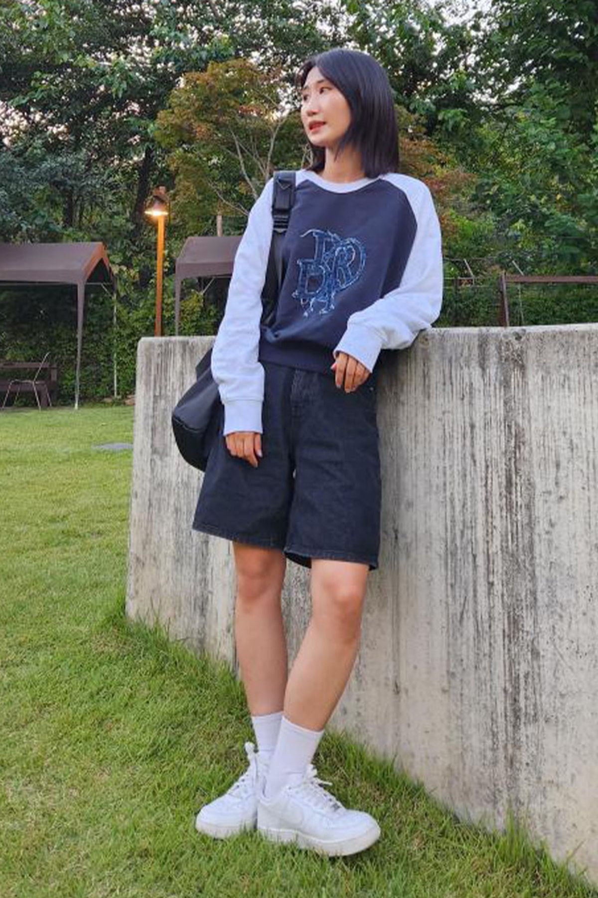 프렌다(PRENDA) COMBINATION DENIM PATCH RAGLAN SWEATSHIRT NAVY