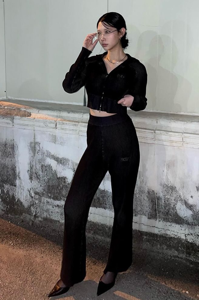 아카이브 볼드(ARCHIVE BOLD) SMALL LOGO BOOTSCUT KNIT PANTS