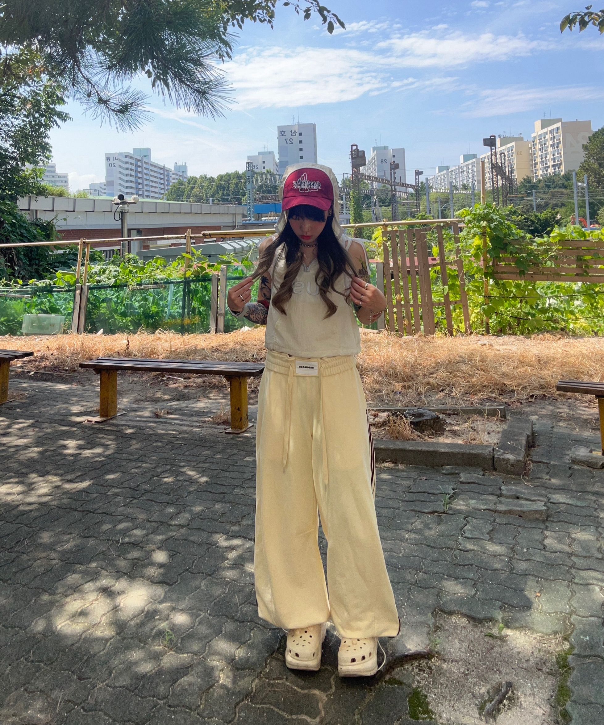 ◎BADBLOOD◎ Billy 2 Way Curved Jogger Trousers Banana Milk BAD BLOOD Billy 2 Way Curved Jogger Trousers - Banana Milk