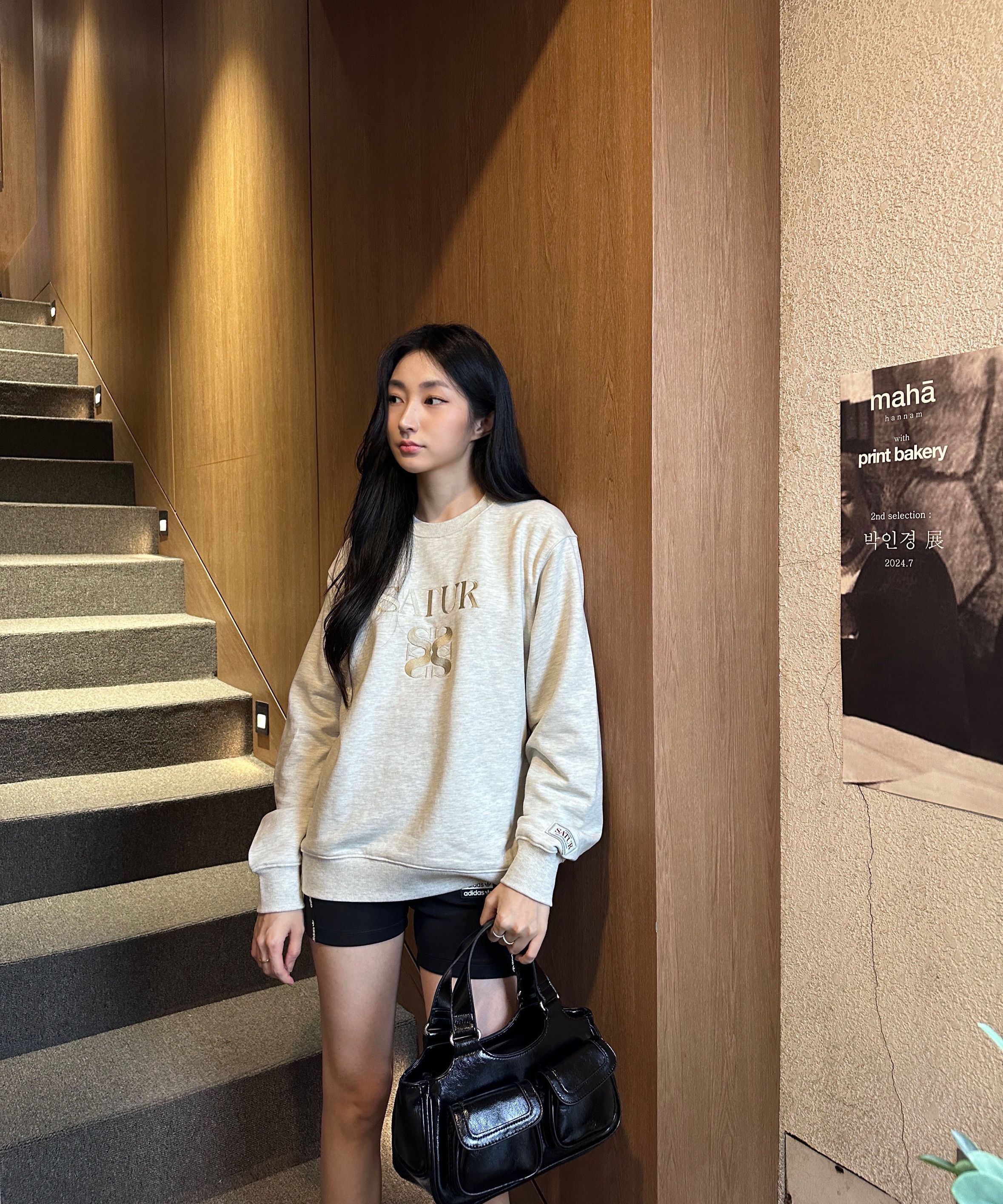 ◆SATUR◆ Classic logo sweatshirt ivory beige SA243UTM05AE MUSINSA | SATUR (W) Classic Logo Basic Sweatshirt Ivory Blue