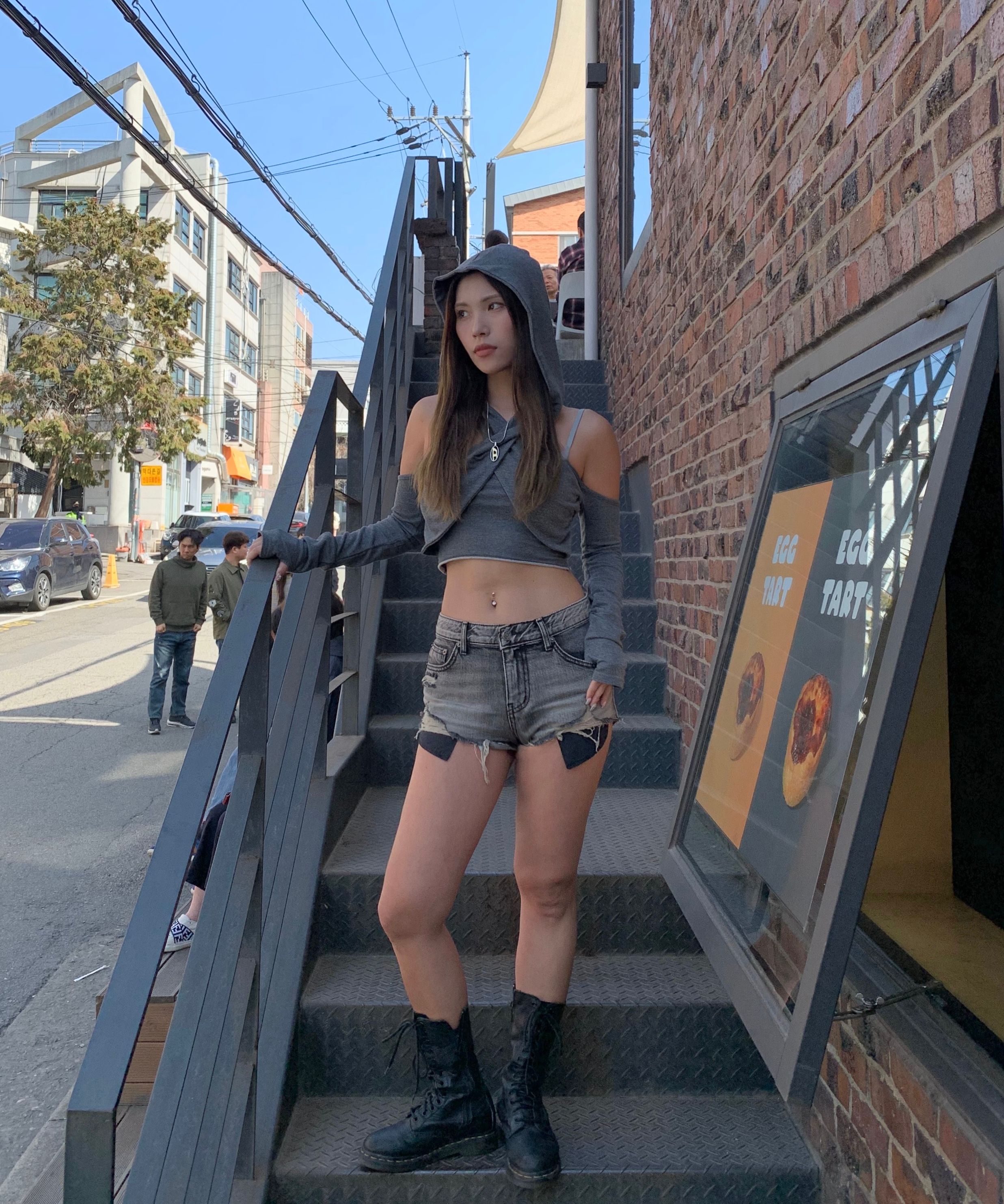 보헤미안 서울(BOHEMSEO) DESTROYED GRAY DENIM SHORTS - 사이즈