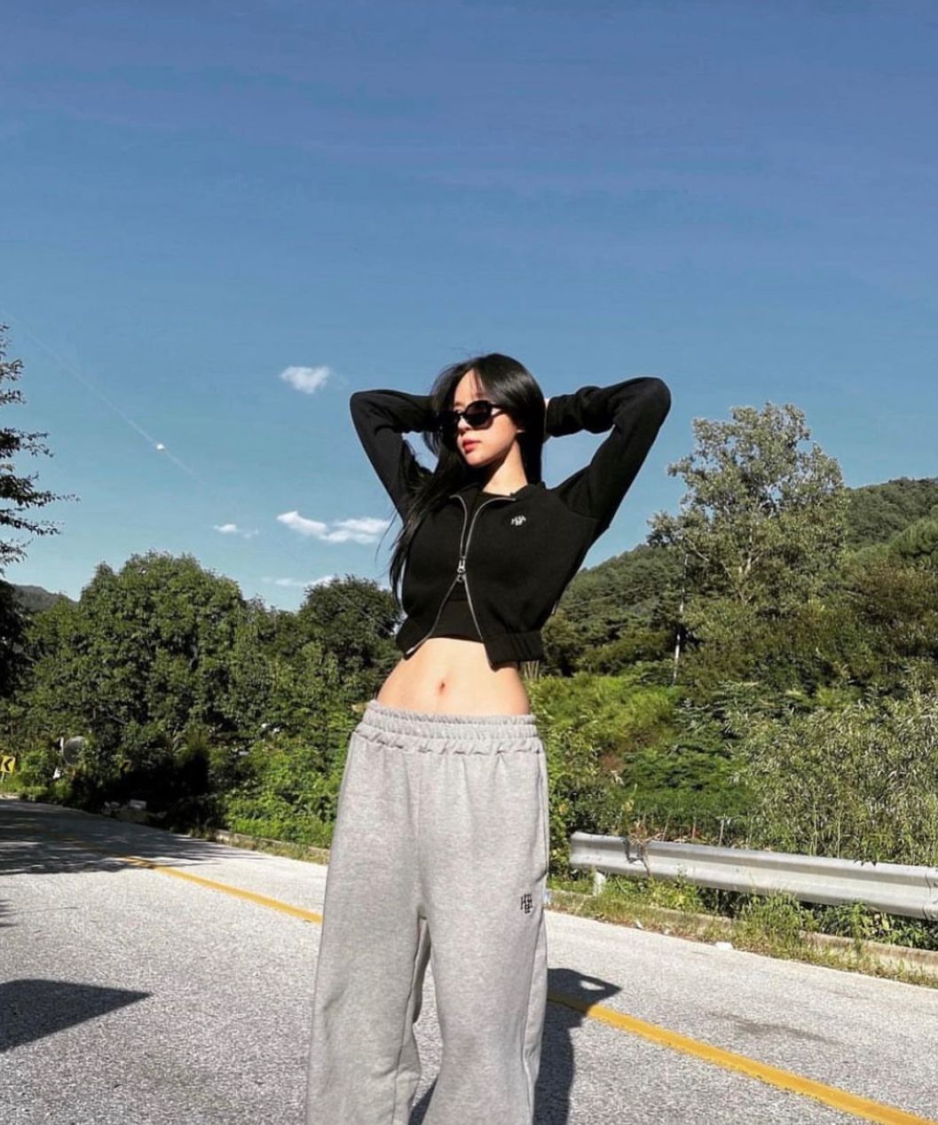 MUSINSA公式 | MUAHMUAH Stitch logo string jogger pants [black]