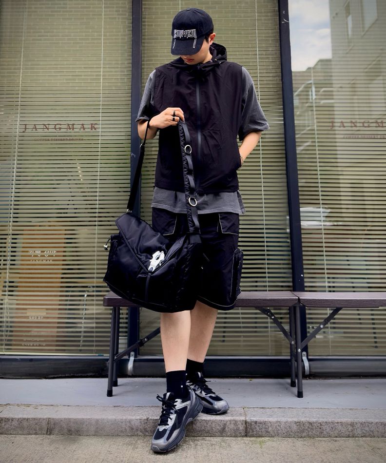 【SSRL】raven oblique messenger bag★人気★男女兼用★追跡付 MUSINSA | SSRL raven oblique messenger bag / black