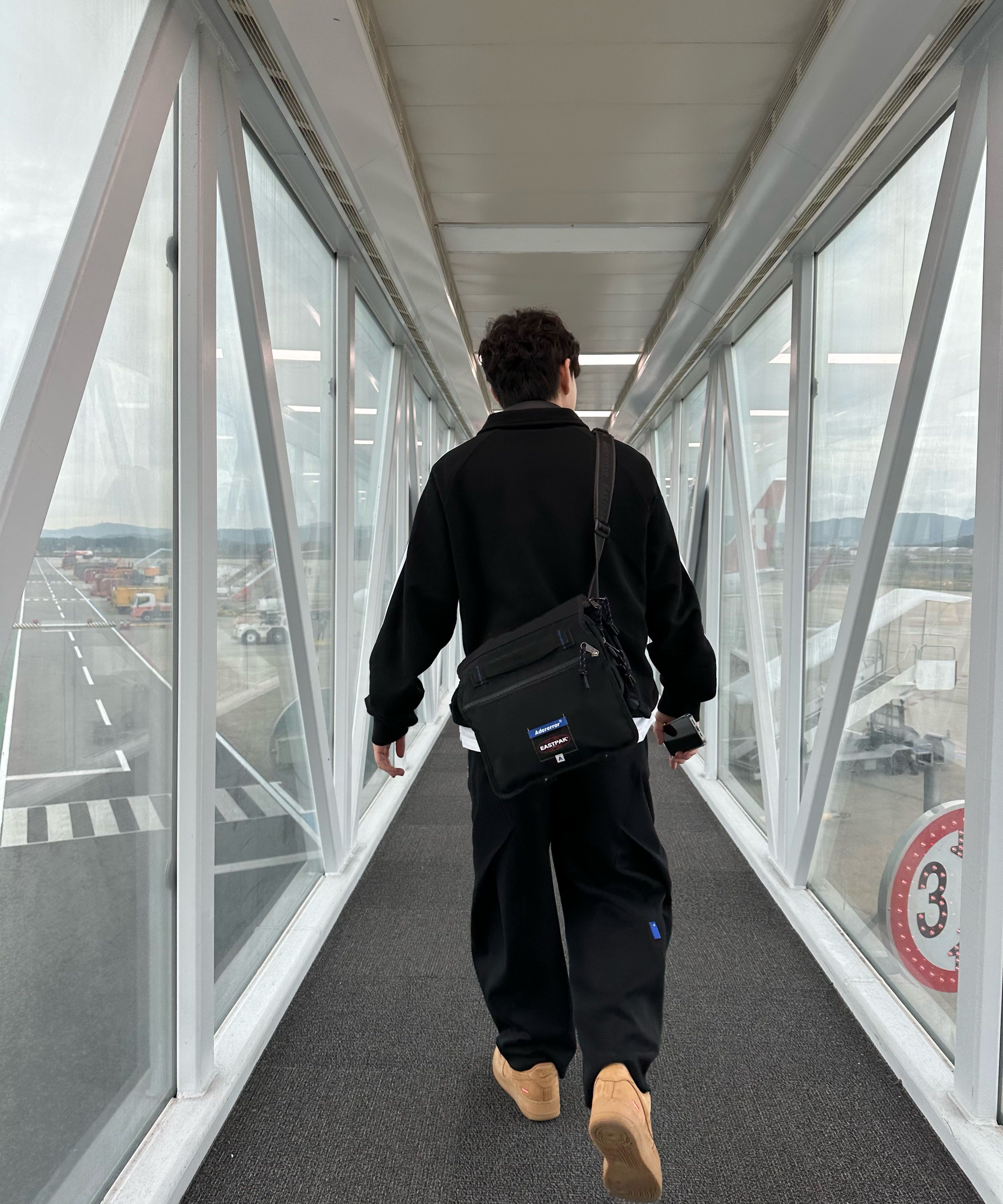 MUSINSA公式 | SUPERSUB Club Replica Sweatshirt [Black]