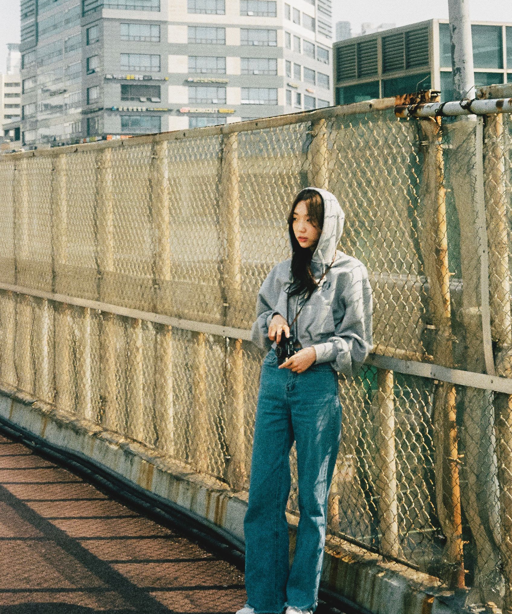 MUSINSA | WOOALONG Signature crop hood zip-up_CREAM
