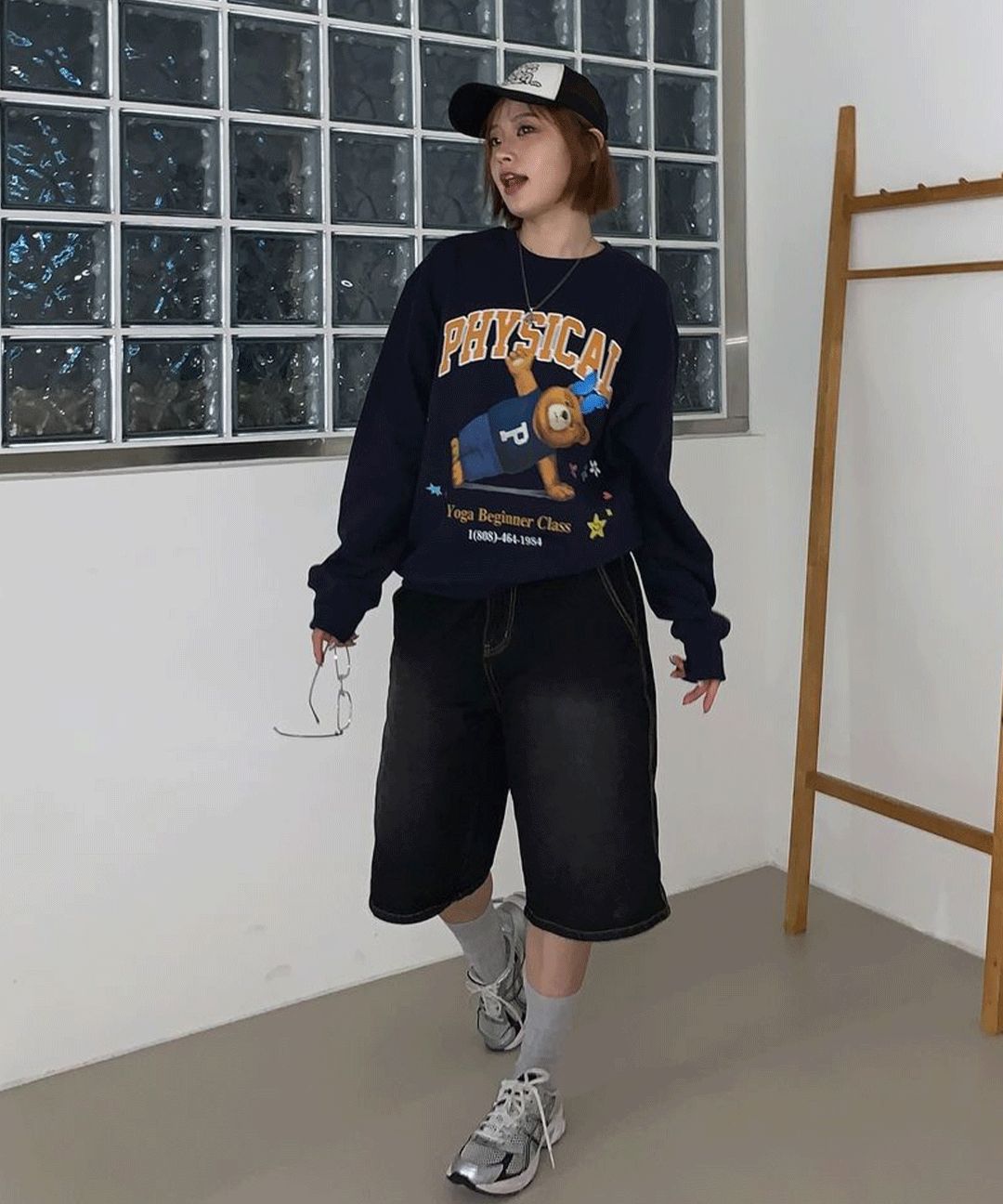 MUSINSA | PHYPS Yoga Bear Sweatshirt_Navy