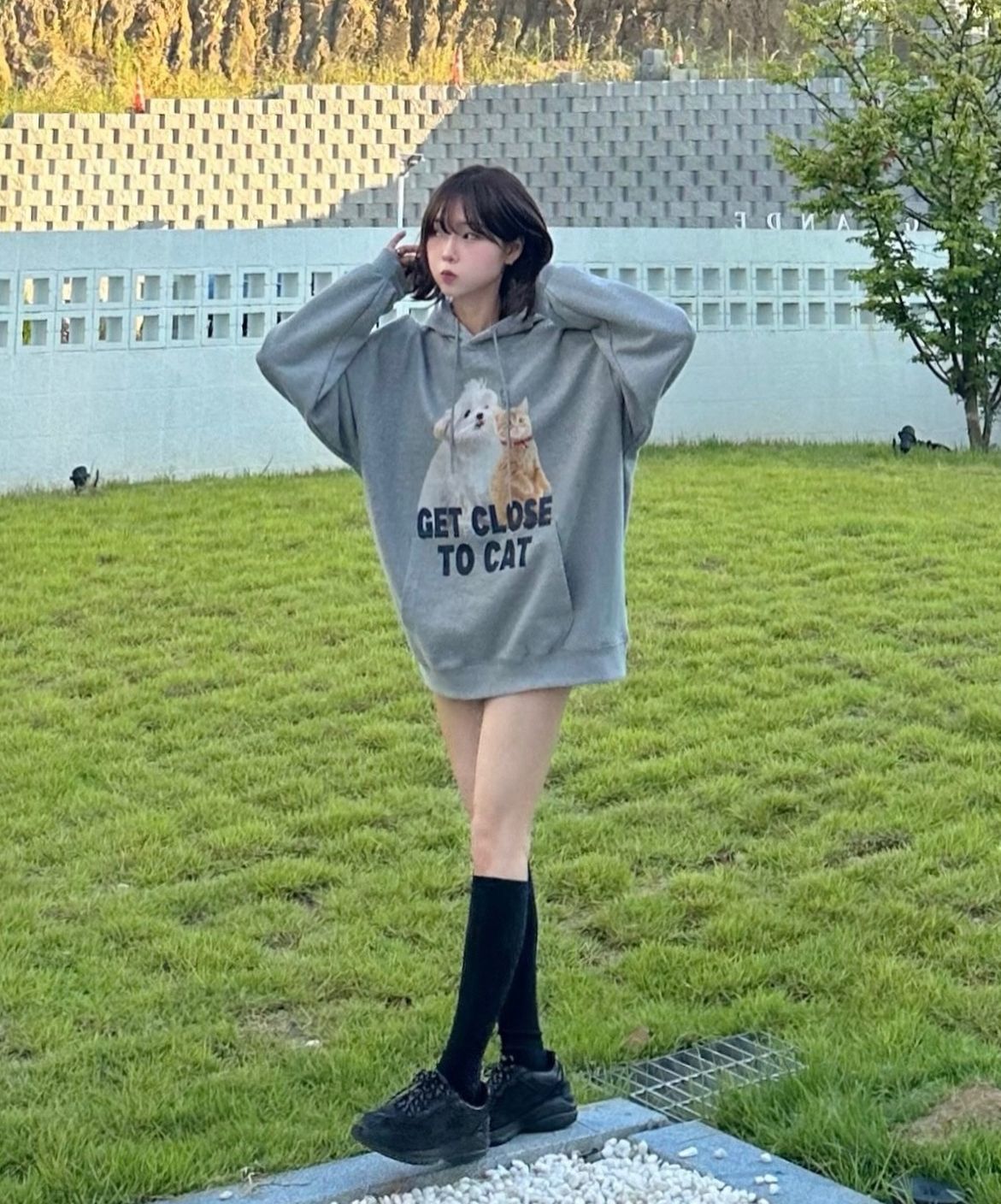 MUSINSA | WAI KEI Maltese and Cheesecat Hoodie Black