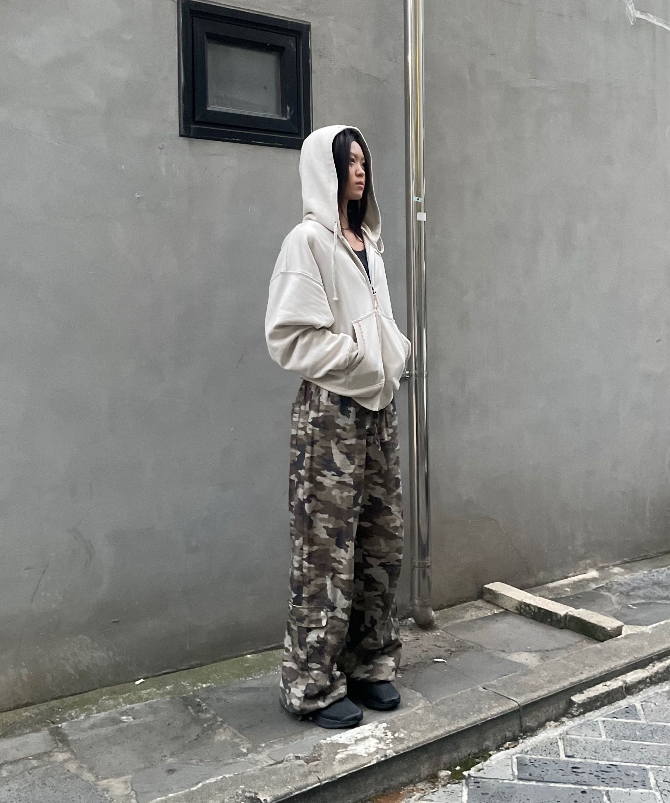 MUSINSA公式 | SCULPTOR Beaded Saint Hoodie Zip-Up Charcoal