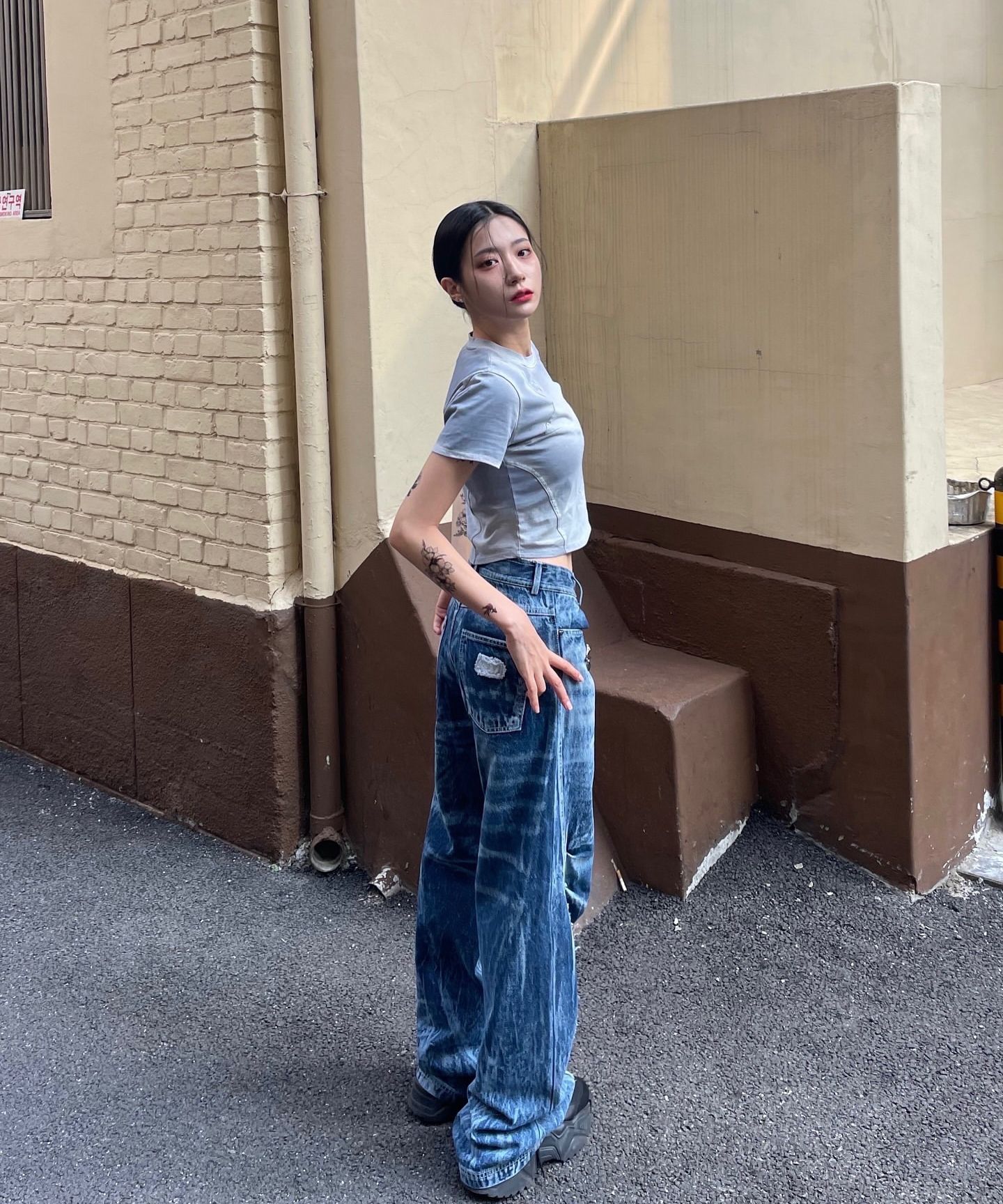 MUSINSA | BLR Curved Navy Denim Pants