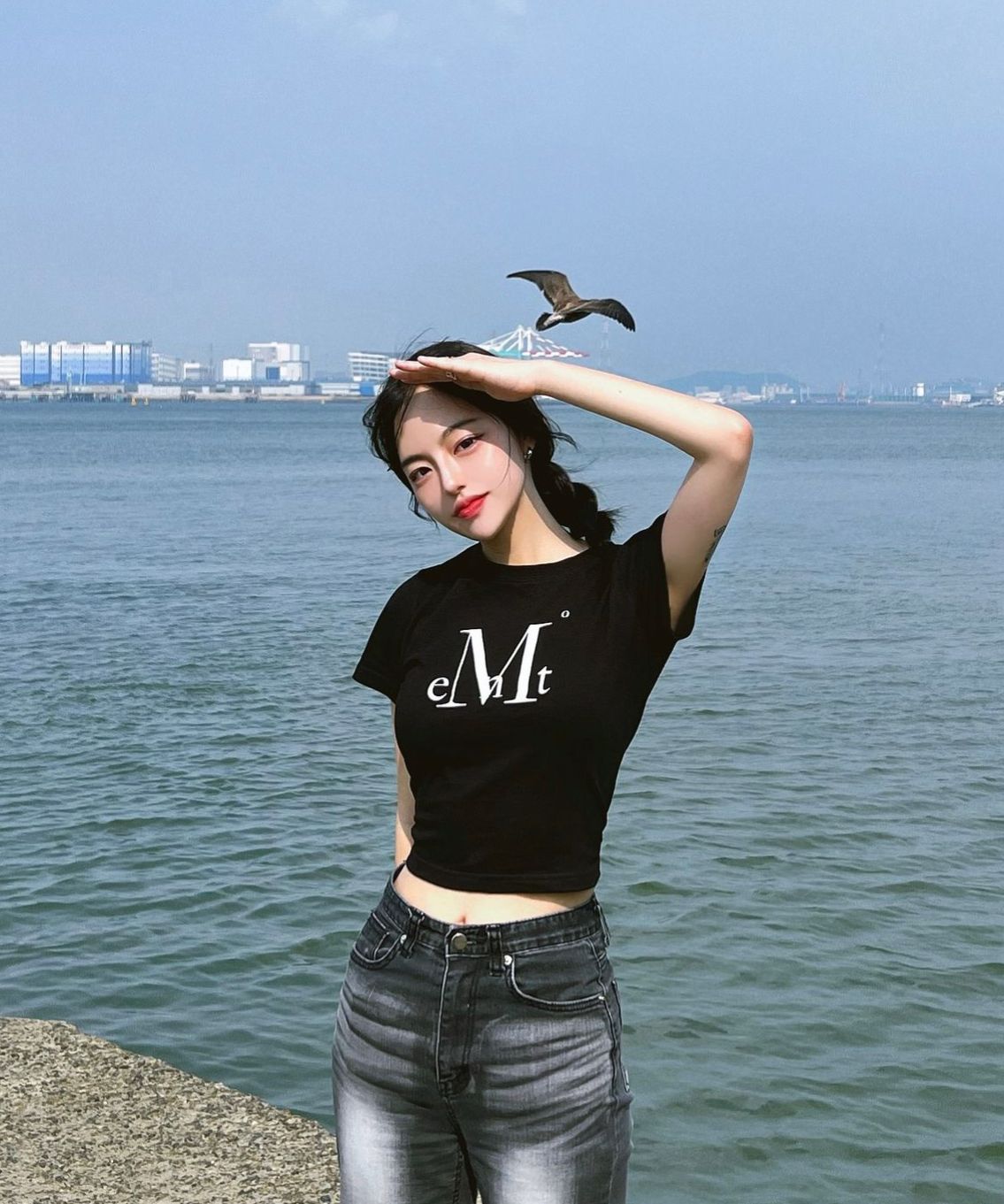 MUSINSA | MUCENT Main symbol signature logo short sleeve tee